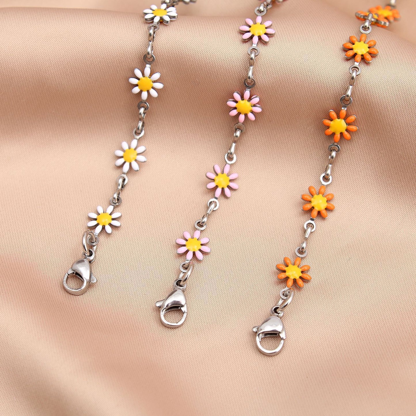 Delicate Daisy Flower Bracelet | Floral-Inspired Jewelry